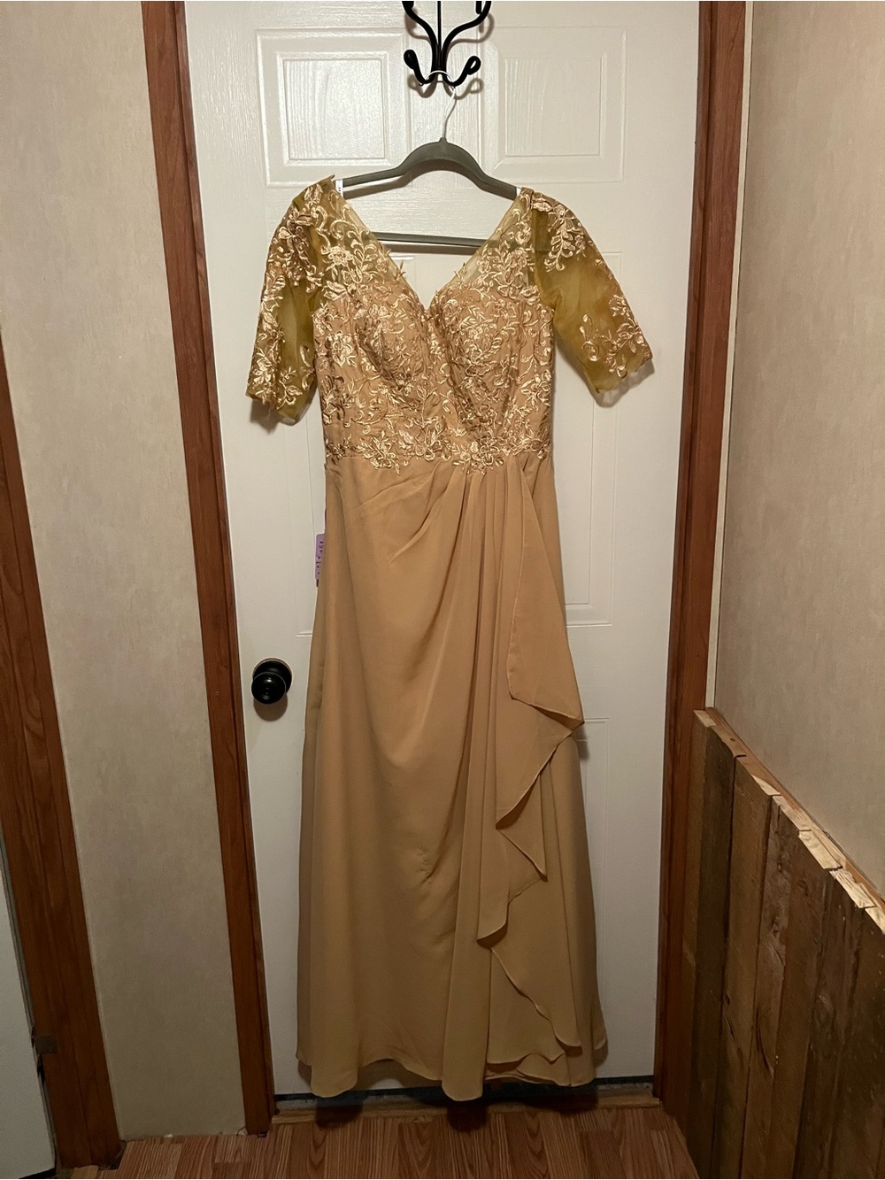 Elegant Gold Embroidered V-Neck Evening Dress